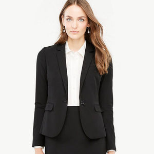 Ann Taylor One Button Blazer in Seasonless Stretch